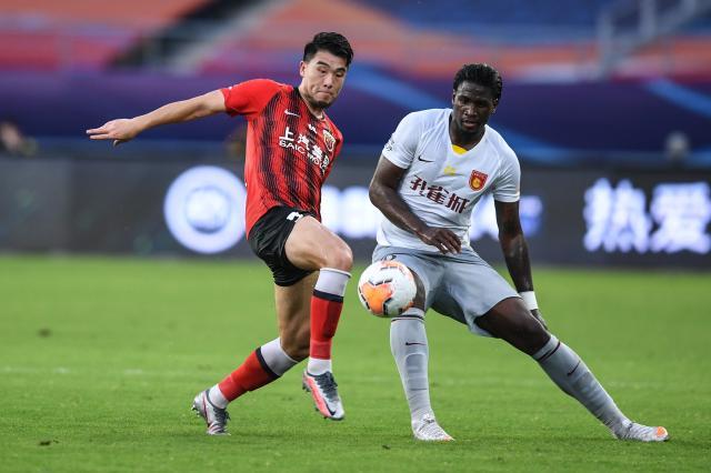 开云中国-追踪石柯N×24小时:生日夜挥别上海 回娘家谈新约